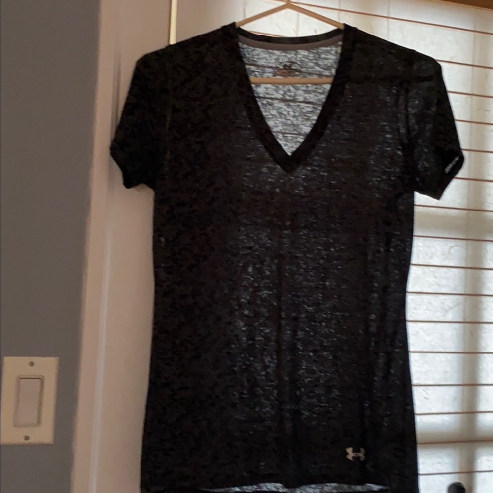 Under armor Ladies V neck short sleeve top